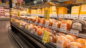 گزارش  بخش‌های گوشت‌فروشی سوپرمارکت‌ها در دل بحران اقتصادی، تاب‌آور ماندند